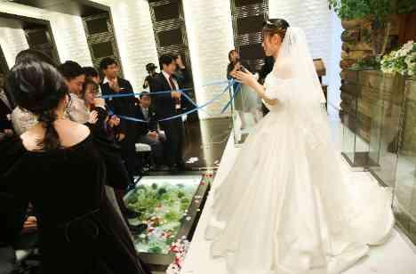 ありがとうがあふれるあたたかな結婚式の挙式画像