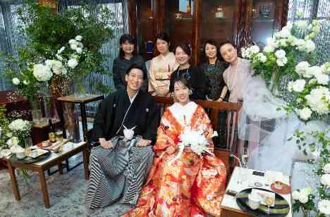 思いがけない雪が彩る幻想的で特別な神前式の披露宴画像