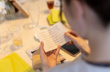 手紙に込める想いが繋いだ、かけがえのない一日の演出画像