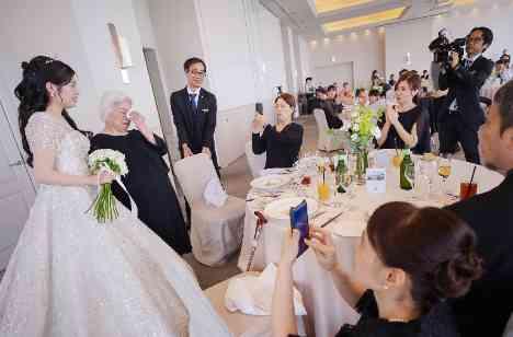 伝統と笑顔が織りなすHappyWeddingの披露宴画像