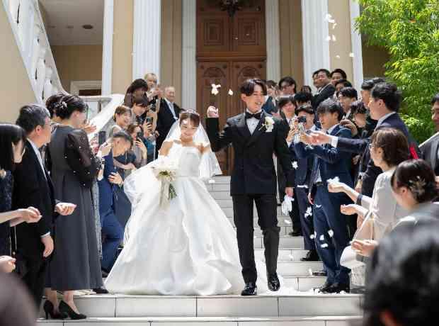 笑顔と歓声に包まれた、"やりたい"を叶えた一日の挙式実例画像