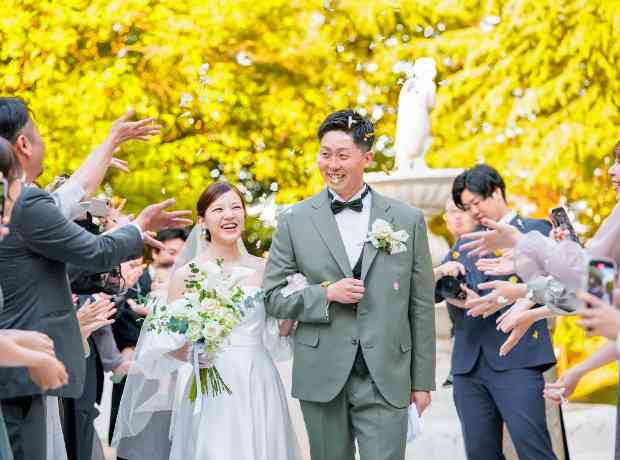 ガーデンナイトWEDDINGで幻想的な世界への挙式実例画像