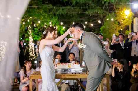 ガーデンナイトWEDDINGで幻想的な世界への披露宴画像