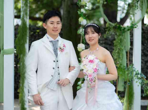 家族の涙とふたりの音色に包まれた結婚式の挙式実例画像