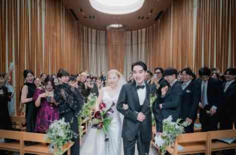 自分たちらしく、居心地がいい空間で過ごす結婚式の挙式画像