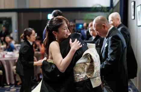 思い出キャンバスで創るゲスト参加型の結婚式の披露宴画像