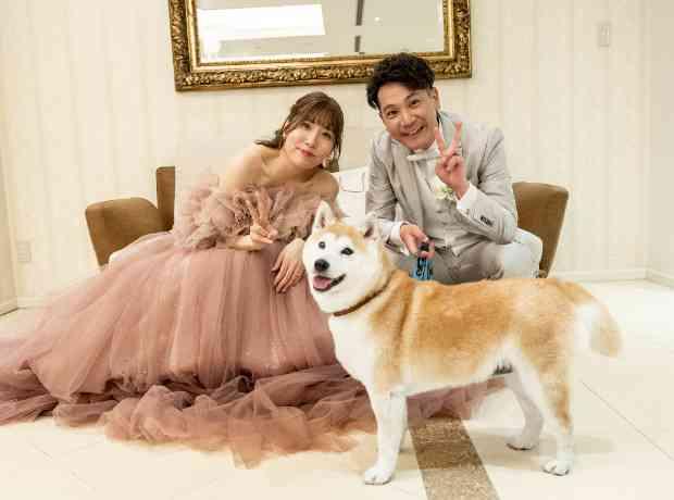 愛犬とゲストと楽しむ、笑顔溢れる結婚式の挙式実例画像