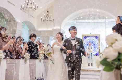 お二人らしさもあり、ゲスト思いの結婚式の挙式画像