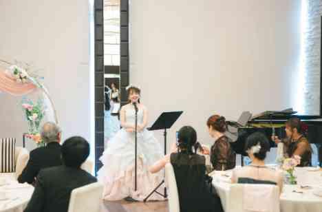 【貸切邸宅】夢を叶えるオリジナルweddingの挙式画像