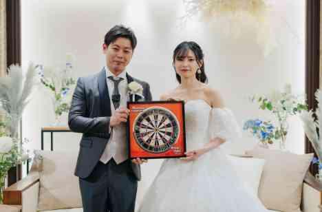 一目惚れしたドレスを着てゲストと楽しんだ結婚式の披露宴画像