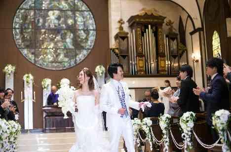 ゲストと一緒に楽しむ結婚式☆の挙式画像