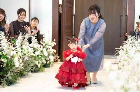 心おどる演出と笑顔あふれる時間を大切な人と過ごすの挙式画像