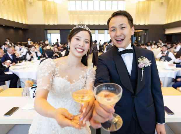 大好きな人たちと笑って、感謝を伝える幸せな一日の挙式実例画像