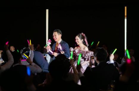 大好きな人たちと笑って、感謝を伝える幸せな一日の披露宴画像