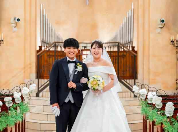 笑顔も驚きも野球愛も！ふたりらしさ全開の結婚式の挙式実例画像