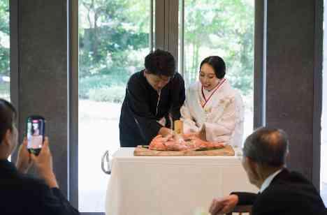 厳かな神前式＆食事と会話を楽しむ家族婚の演出画像