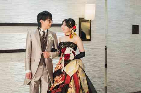 【貸切邸宅で叶う】おふたりオリジナルweddingの挙式画像