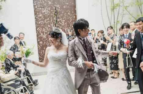 【貸切邸宅で叶う】おふたりオリジナルweddingの披露宴画像