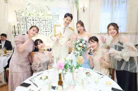 一軒家貸切をおふたりらしさで彩るウェディングの披露宴画像