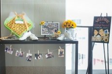 お腹の中のお子様と3人で迎えたハッピーウェディングの披露宴画像