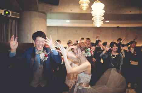 沖縄のご当地演出も取り入れたふたりらしい結婚式の演出画像