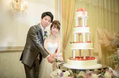 印象的な華やかWeddingの披露宴画像