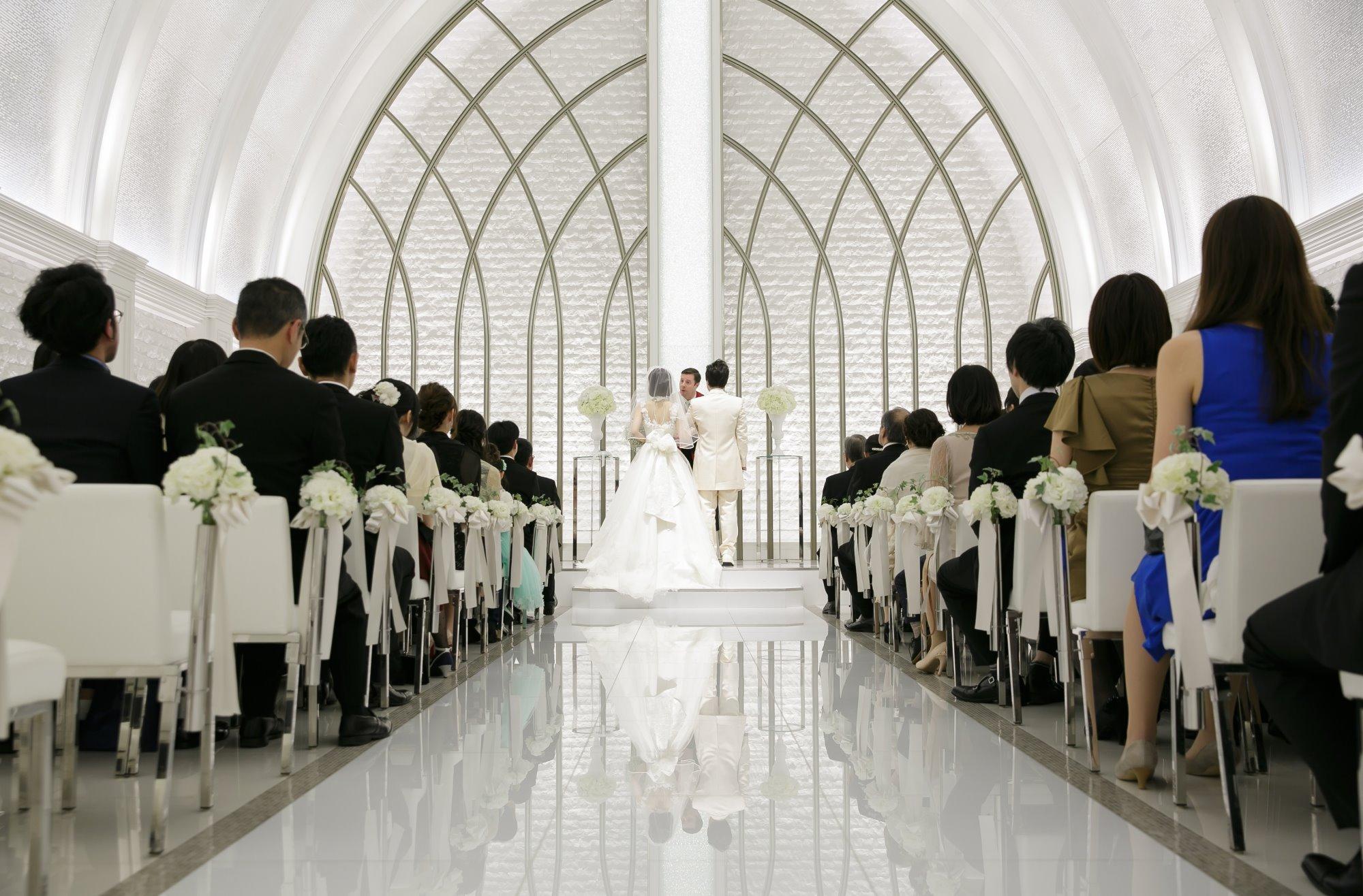 Happyで溢れる♡BirthdayWeddingの挙式画像
