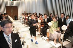 お2人の大好きを詰め込んだウエディングの挙式画像