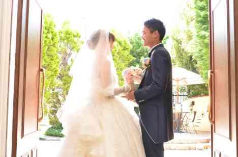 心温まる結婚式の挙式画像