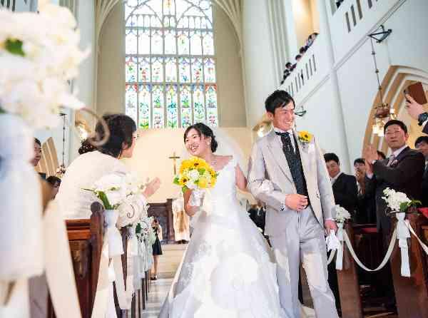 大切な人達との絆深まるウェディングの挙式実例画像