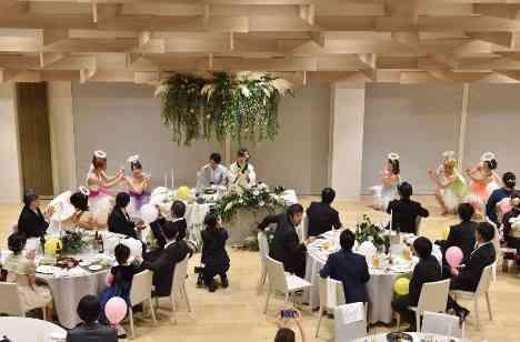 美味しい料理を召し上がって頂き、日頃の感謝を伝えるの披露宴画像