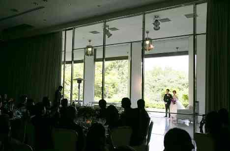 おしゃれなお二人の素敵な結婚式の披露宴画像