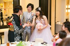 笑いあり涙ありのナチュラルウェディングの演出画像