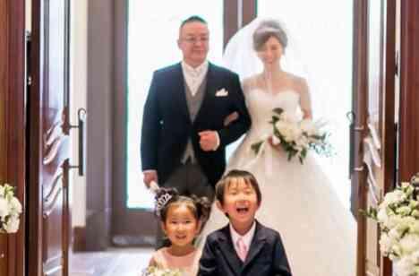 ナチュラルでお洒落な結婚式の挙式画像