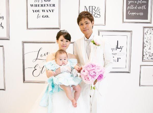 ゲストの笑顔あふれるご結婚式の挙式実例画像