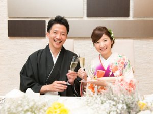 オシャレな空間と笑顔溢れるパーティの挙式実例画像