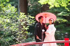 オシャレな空間と笑顔溢れるパーティの挙式画像
