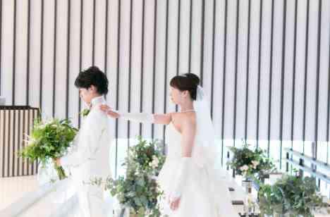 圧倒的に笑いに包まれた結婚式！キャンプウェディングの挙式画像