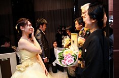 ゲストも楽しめるアットホームな結婚式の演出画像