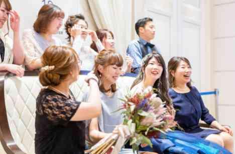 緑豊かな空間で創るNatural Weddingの披露宴画像