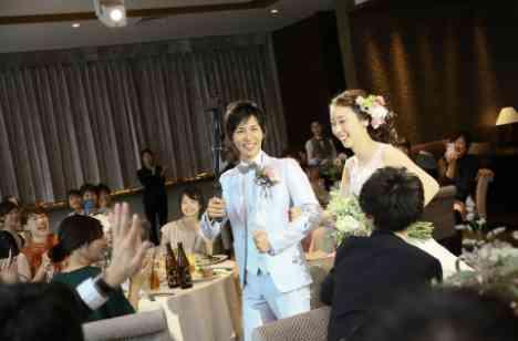 みんなで参加のweddingの披露宴画像
