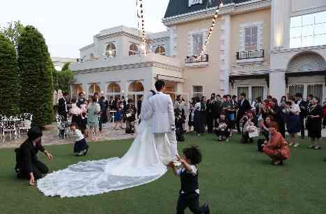 「憧れプリンセス」でふたりらしいＷＥＤＤＩＮＧの披露宴画像