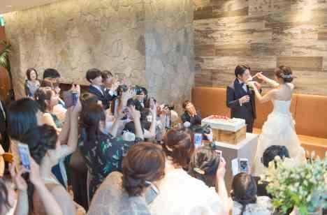 最高の雰囲気の中でスタッフと作るふたりらしい結婚式の披露宴画像