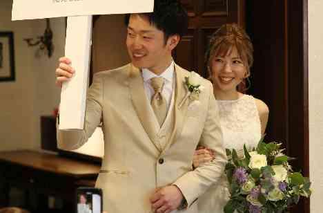 思い出の野球がモチーフ。大盛り上がりのウエディングの披露宴画像