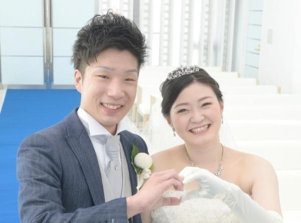 笑顔咲くウエディングパーティの挙式実例画像