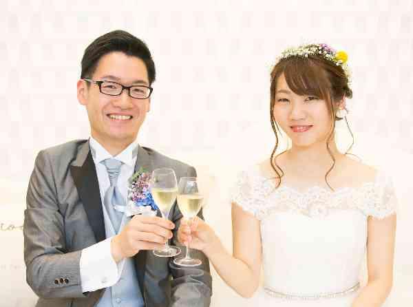 おふたりらしいナチュラルウエディングの挙式実例画像