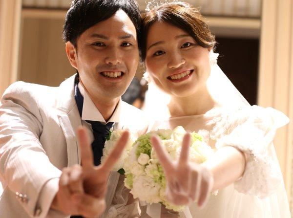 ゲストの方々とのat-home wedding ❤の挙式実例画像