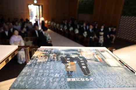 ゲストの方々とのat-home wedding ❤の挙式画像