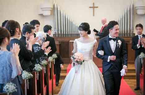 特大ベアが大活躍。ユニークな演出に笑顔あふれる一日の挙式画像