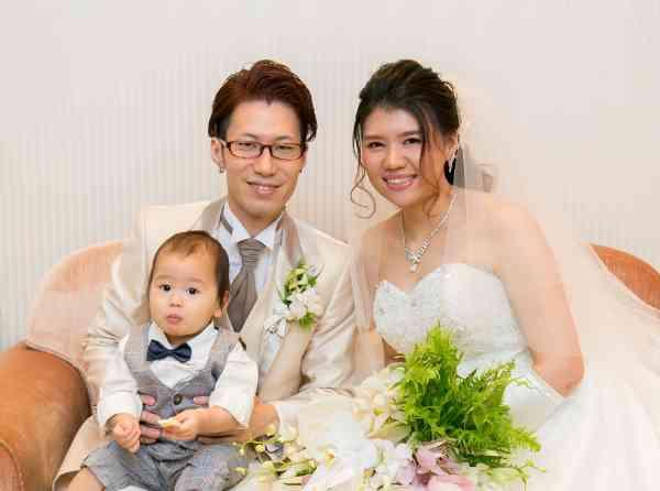 お子様と3人の結婚式の挙式実例画像